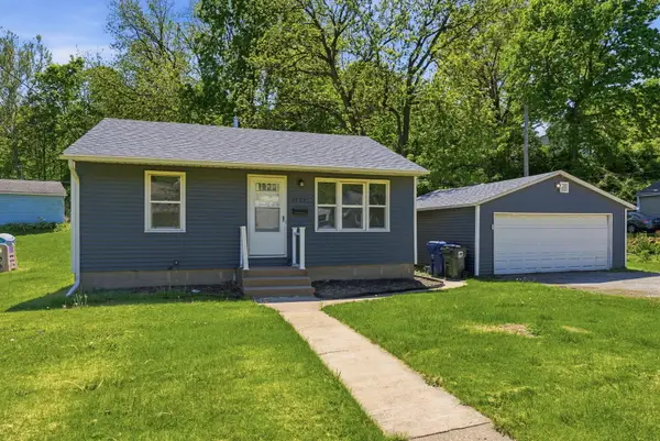 1523 Kirkwood Boulevard, Davenport, IA 52803
