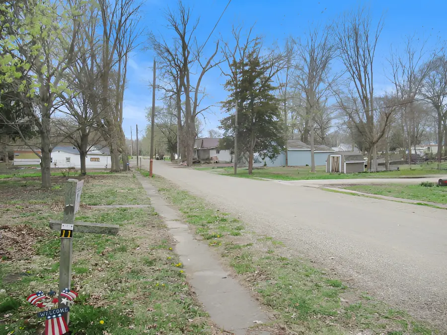 11 Dequimpal Street, Westville, IL 61883 - #2