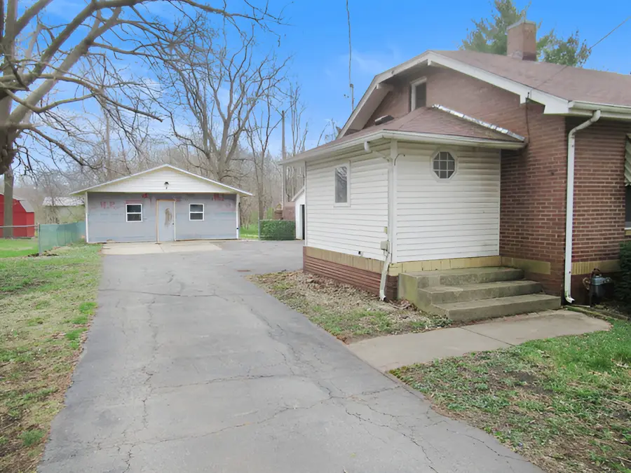 11 Dequimpal Street, Westville, IL 61883 - #3