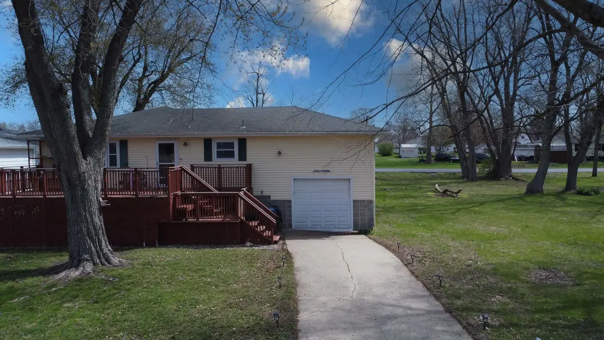 520 N 6th Street, Watseka, IL 60970 - #1