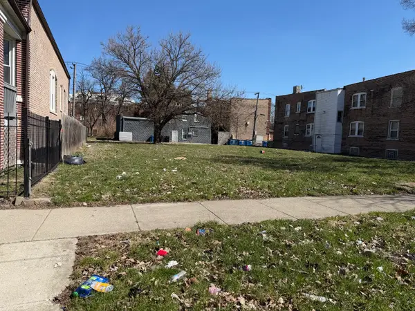 6951 S Carpenter Street, Chicago, IL 60621