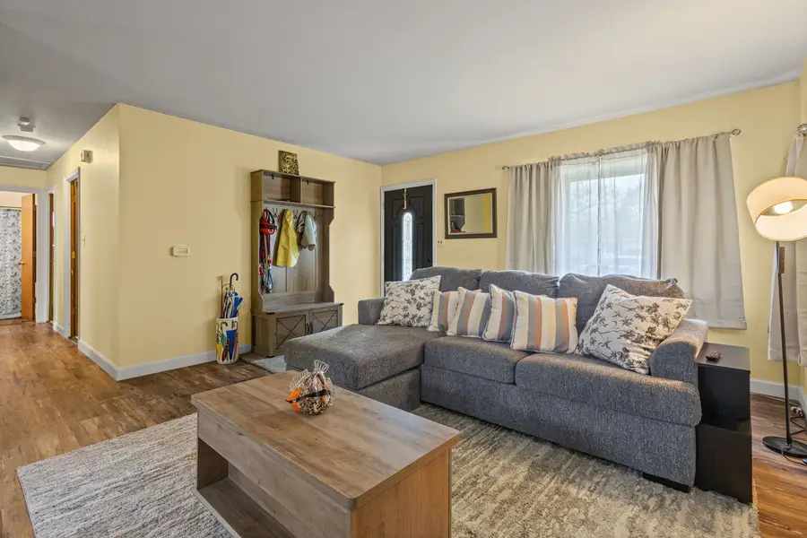 1013 Manor Drive, Streamwood, IL 60107 - #3