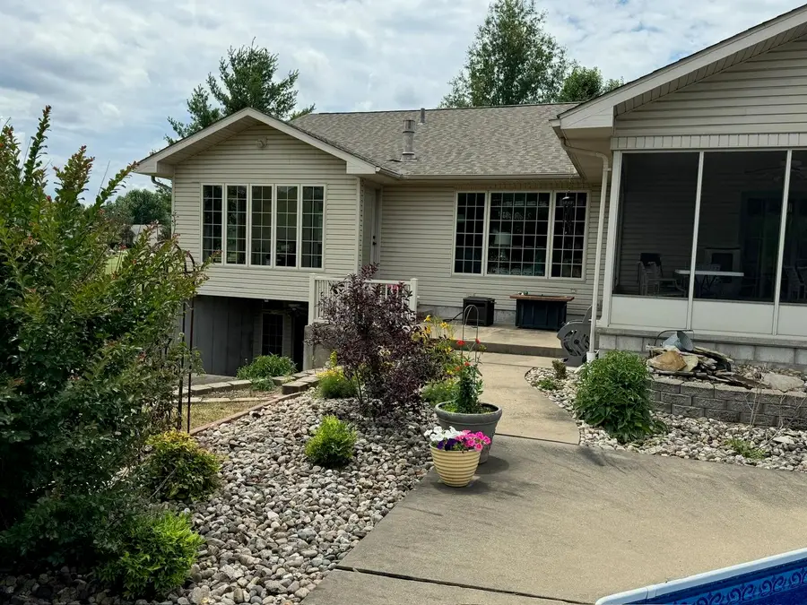 1016 Michael Lane, West Frankfort, IL 62896 - #2