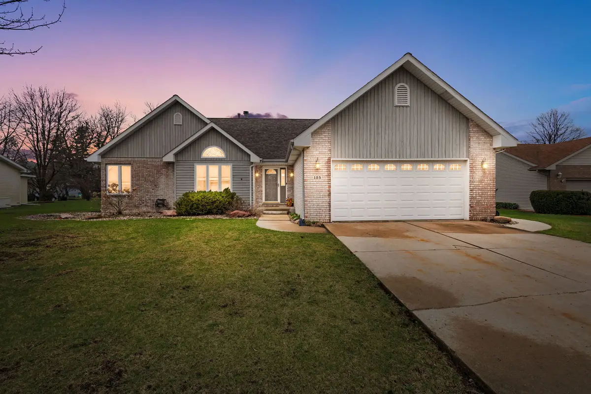 125 N Hamilton Drive, Grant Park, IL 60940 - #1