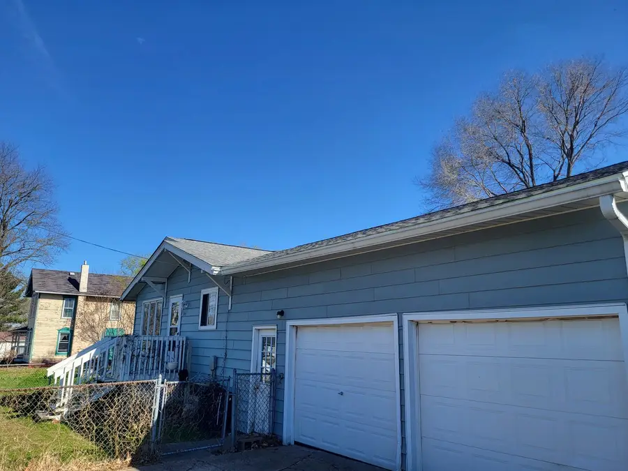 1404 17th Avenue, Viola, IL 61486 - #2