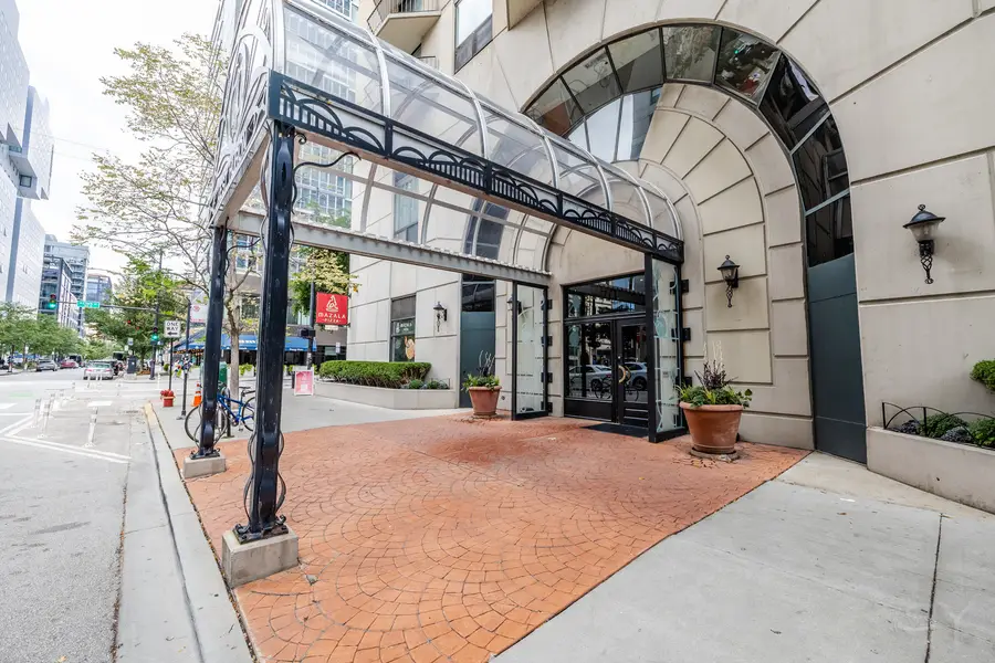 70 W Huron Street #2003, Chicago, IL 60654 - #3