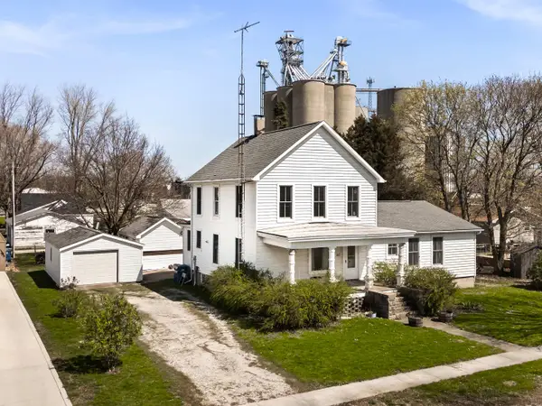 103 W Wood Street, Colfax, IL 61728