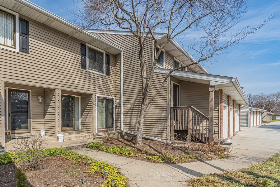 924 Hidden Lake Drive #924, Buffalo Grove, IL 60089 - #3