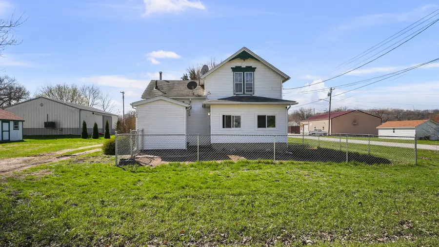 100 4th Avenue E, Andalusia, IL 61232 - #2