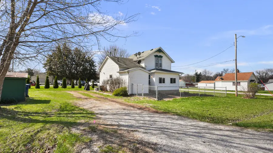 100 4th Avenue E, Andalusia, IL 61232 - #3