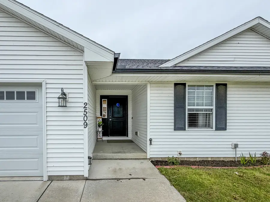 2509 N Fairfield Drive, Urbana, IL 61802 - #2