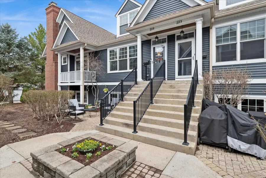 225 5th Street, Libertyville, IL 60048 - #2