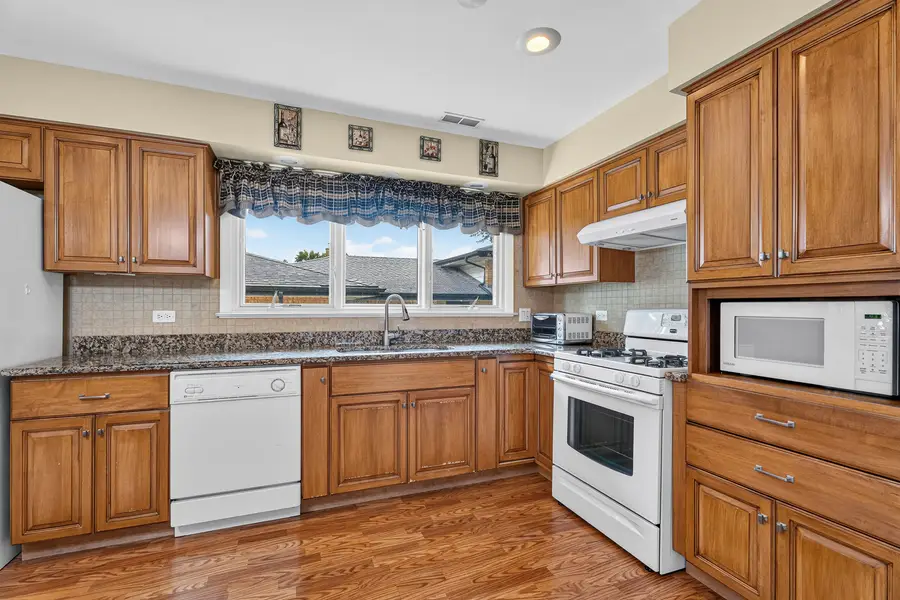 10712 Lamon Avenue, Oak Lawn, IL 60453 - #3