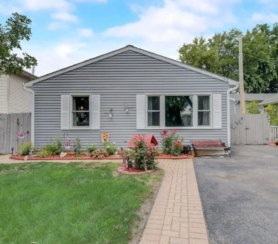 410 W Riverside Drive, Lakemoor, IL 60051 - #1