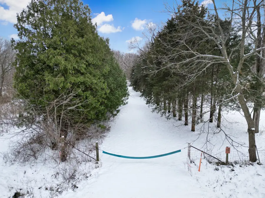 1441 W Fairview Road, Freeport, IL 61032 - #3