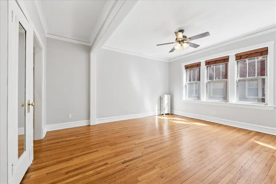 242 S Maple Avenue #1E, Oak Park, IL 60302 - #2