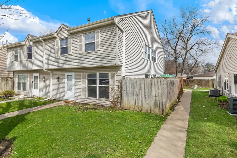 9 Fernwood Drive #N, Bolingbrook, IL 60440 - #3