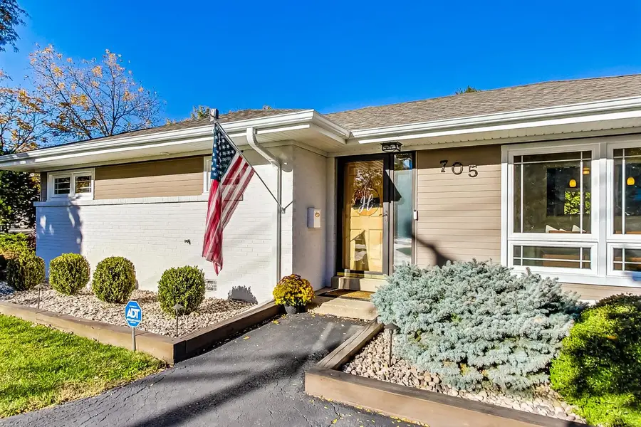 705 N County Line Road, Hinsdale, IL 60521 - #2