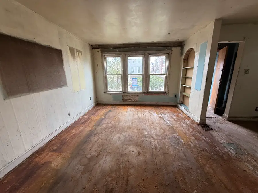 7919 S Escanaba Avenue, Chicago, IL 60617 - #2