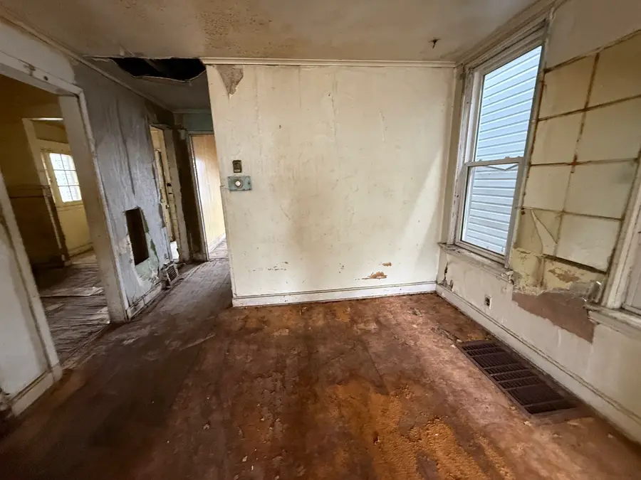 7919 S Escanaba Avenue, Chicago, IL 60617 - #3