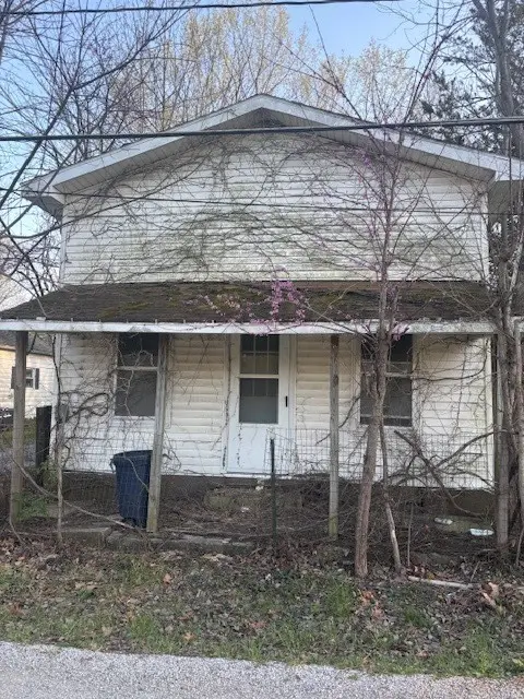 4872 Old North Road, Christopher, IL 62822