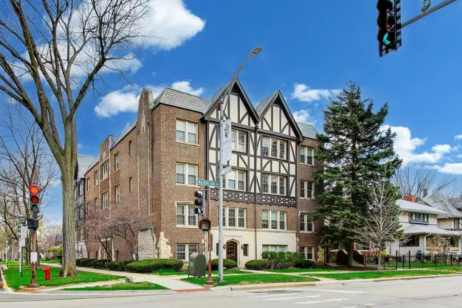 530 Washington Boulevard #1W, Oak Park, IL 60302 - #3