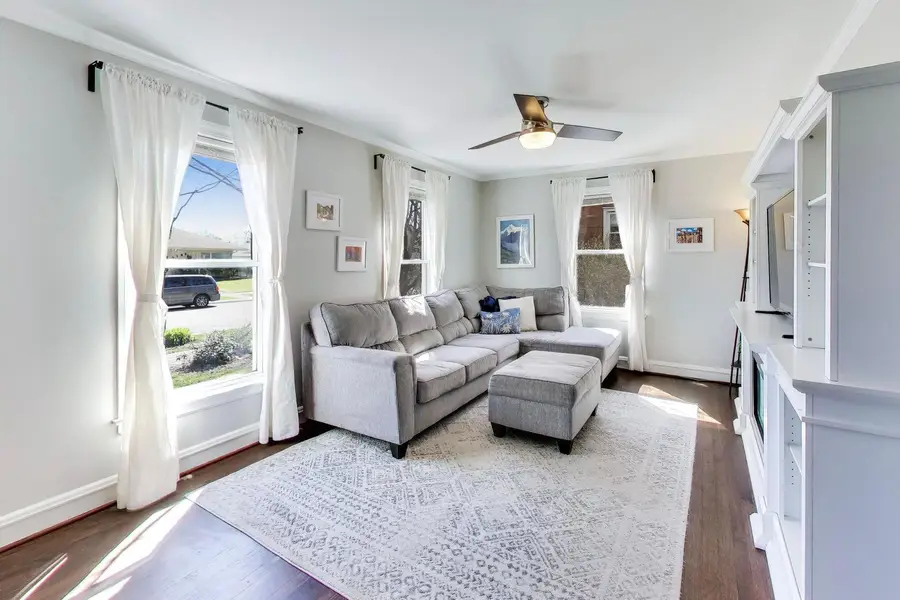 8238 Keystone Avenue, Skokie, IL 60076 - #2