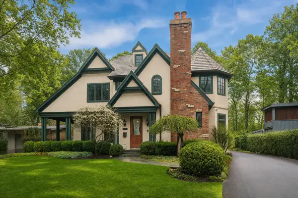 338 E Witchwood Lane, Lake Bluff, IL 60044