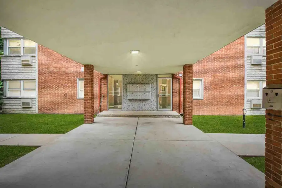 2409 W Balmoral Avenue #2A, Chicago, IL 60625 - #2