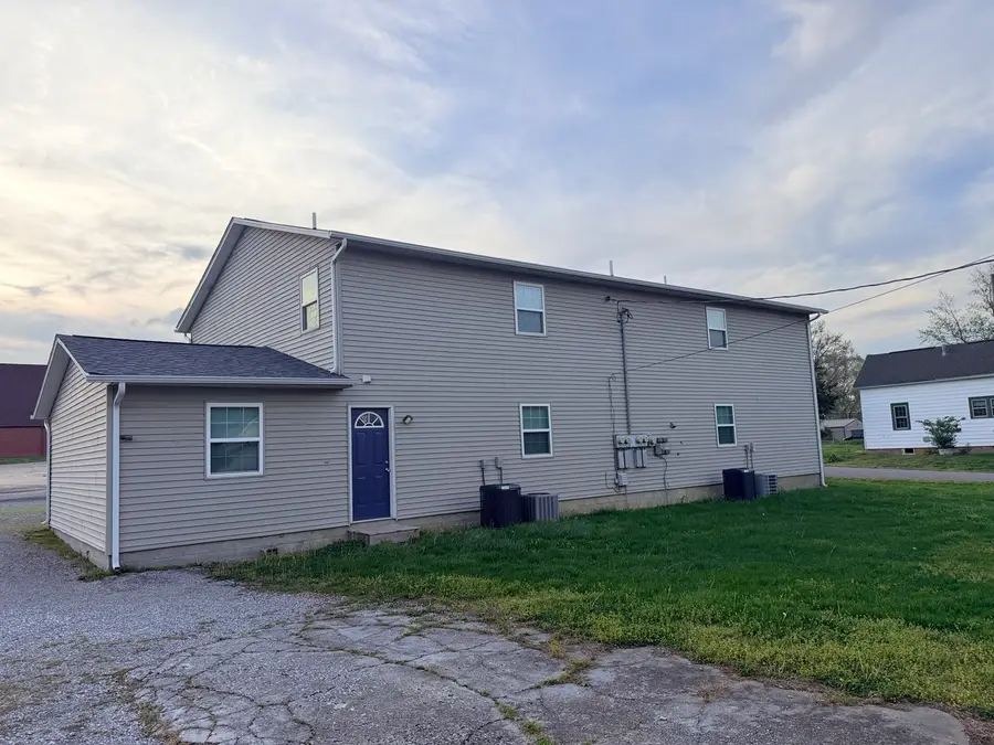 908 S 10th Street, Herrin, IL 62948 - #3