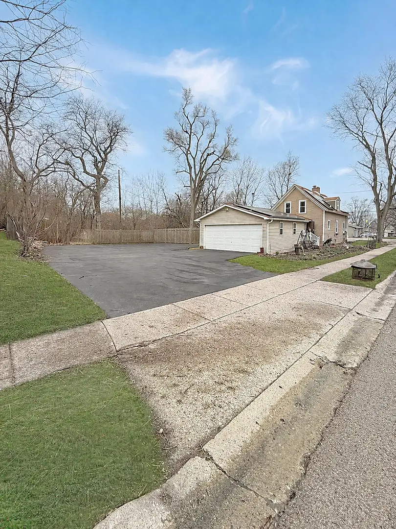 603 W Main Street, Cary, IL 60013 - #3