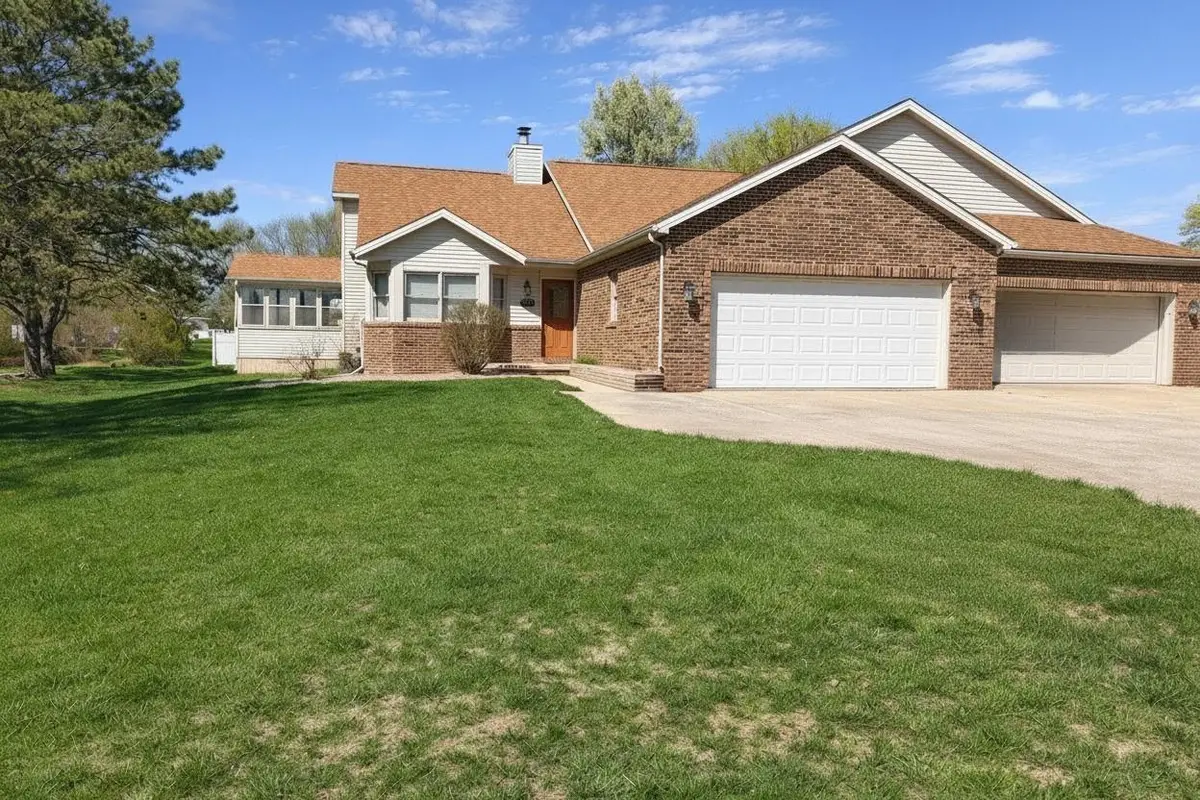 8627 Oakmont Road, Bloomington, IL 61705 - #1