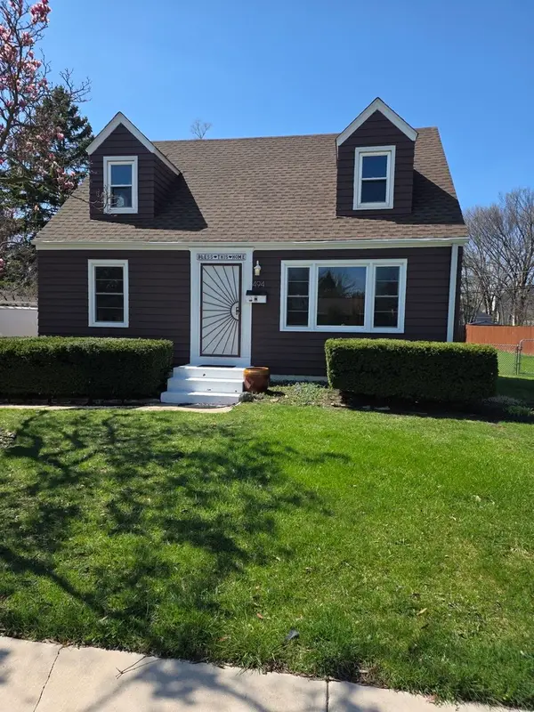 494 N Ellsworth Avenue, Villa Park, IL 60181