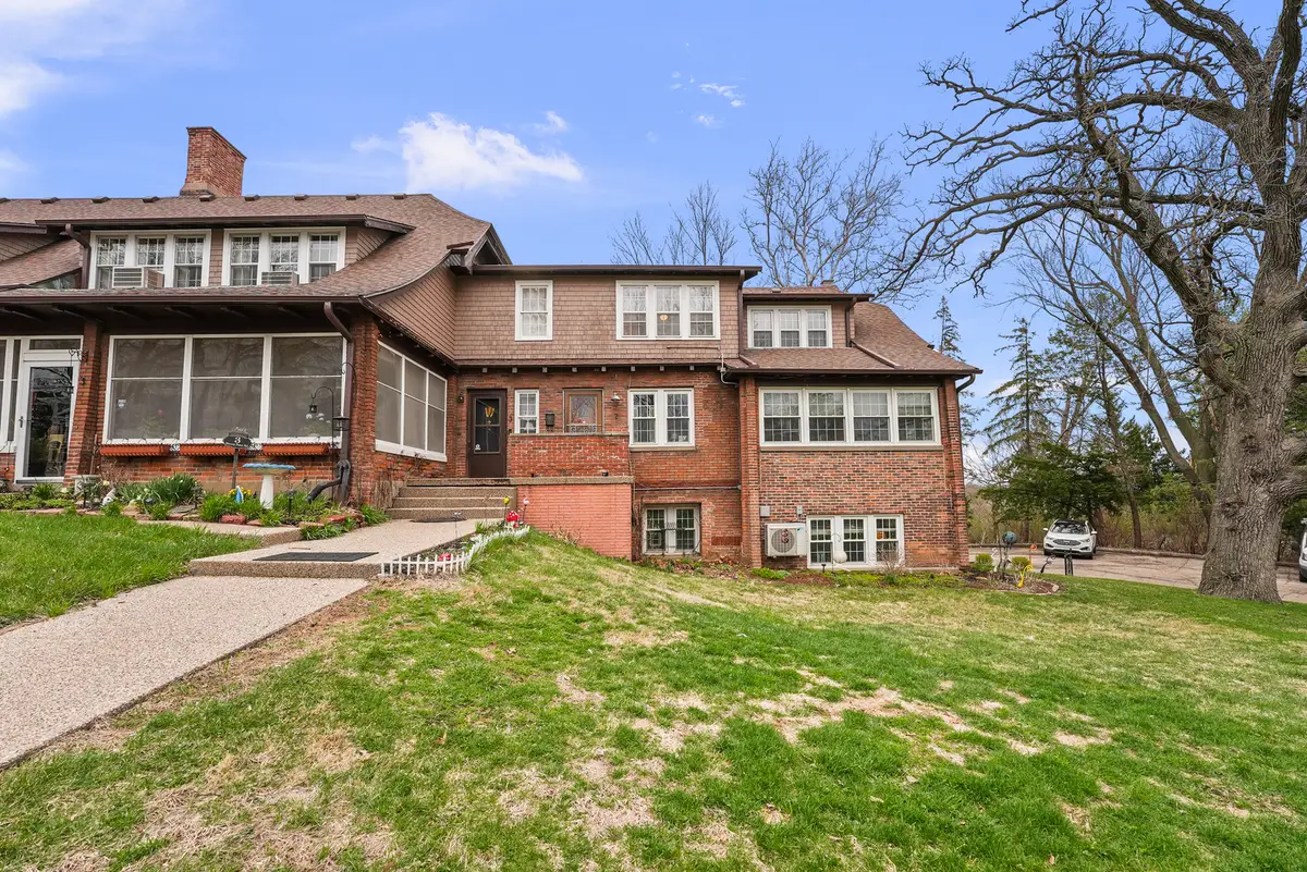 2 Breezy Point Road, Clinton, IA 52732 - #1