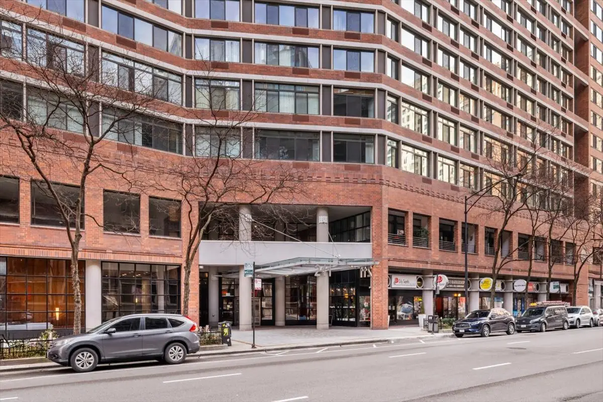 211 E Ohio Street #2004, Chicago, IL 60611 - #1