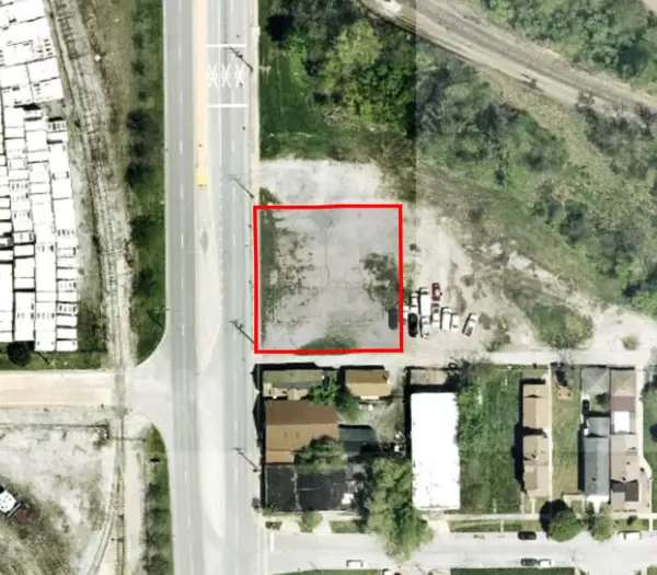 800 W 155th Place, Harvey, IL 60426