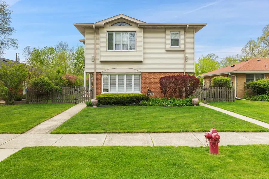 9226 Kilbourn Avenue, Skokie, IL 60076 - #2