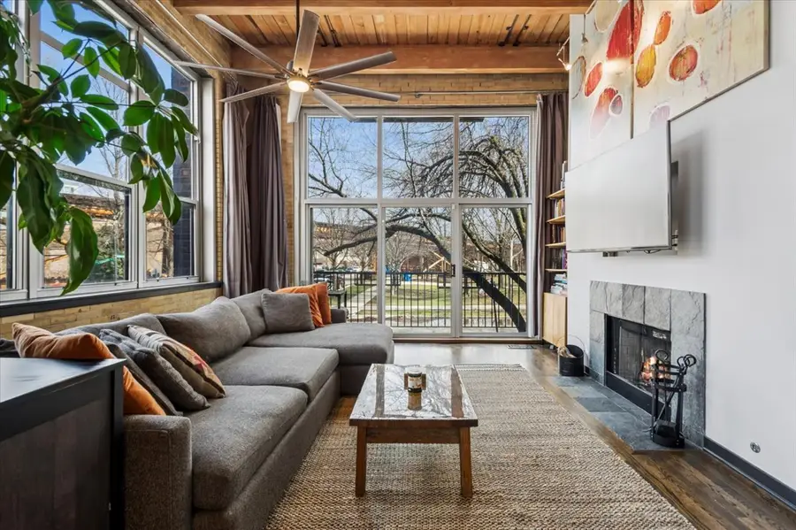 2201 W Wabansia Avenue #5, Chicago, IL 60647 - #3