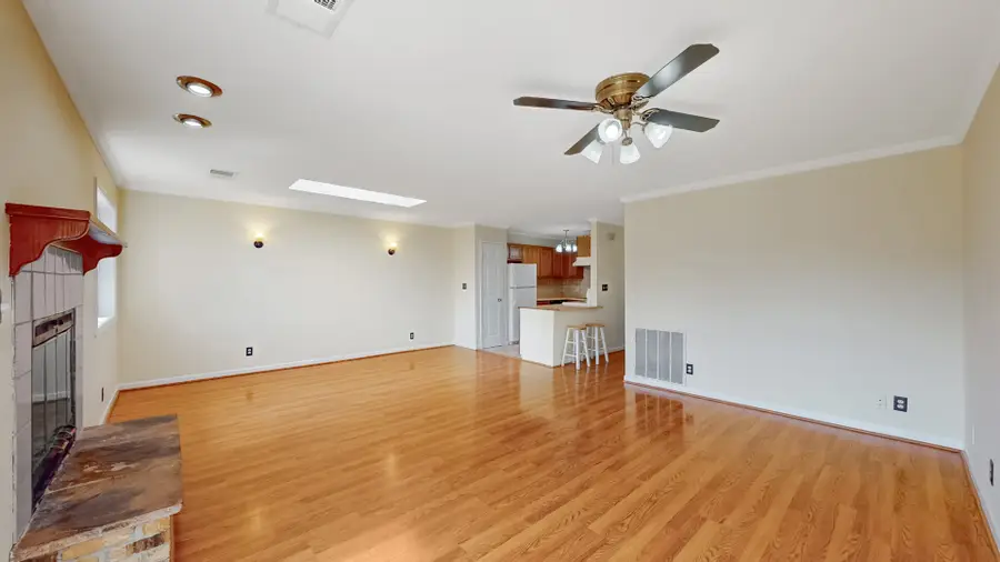 1545 W Stonehenge Drive, Sycamore, IL 60178 - #3