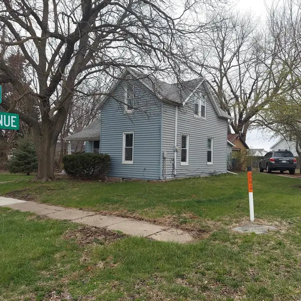 1804 17 Street, Viola, IL 61486