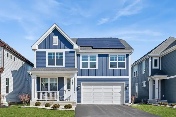 142 Roman Lane, Hawthorn Woods, IL 60047