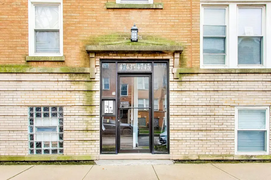 4743 W Roscoe Street #1, Chicago, IL 60641 - #3