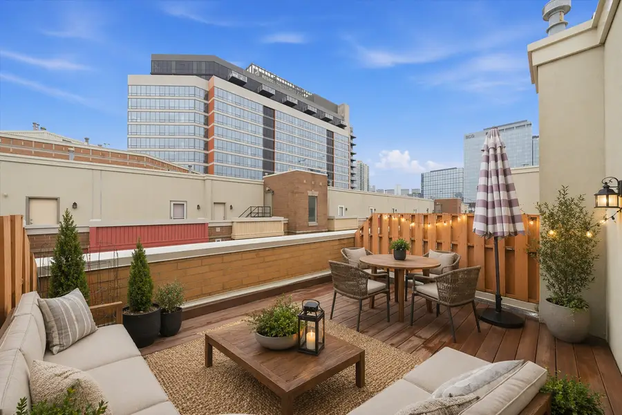 527 N Peoria Street, Chicago, IL 60642 - #2