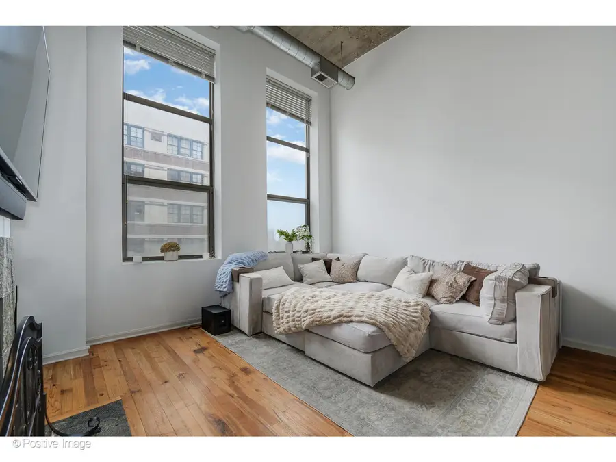 758 N Larrabee Street #514, Chicago, IL 60654 - #3