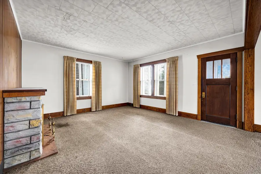 2319 5th Street, Peru, IL 61354 - #3