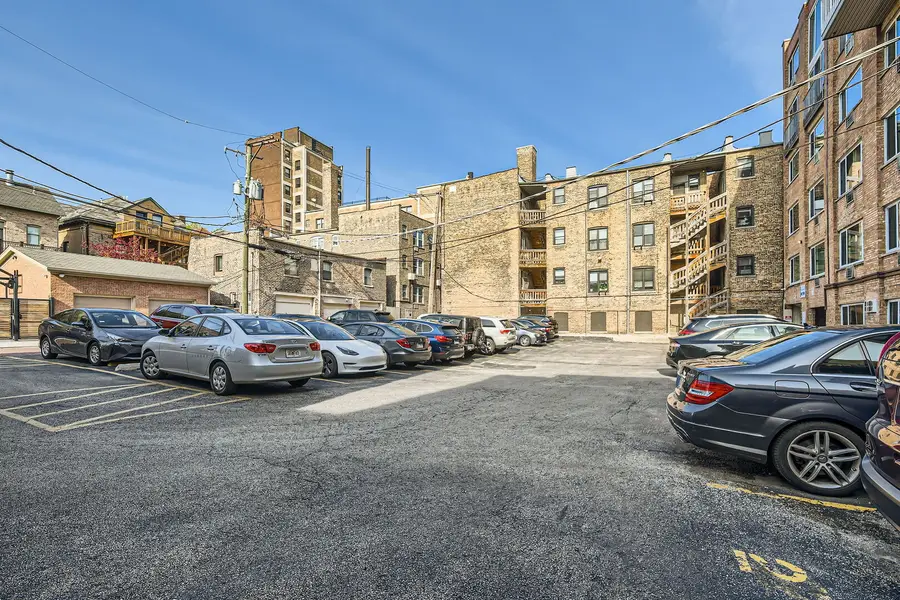 644 W Arlington Place #2J, Chicago, IL 60614 - #2