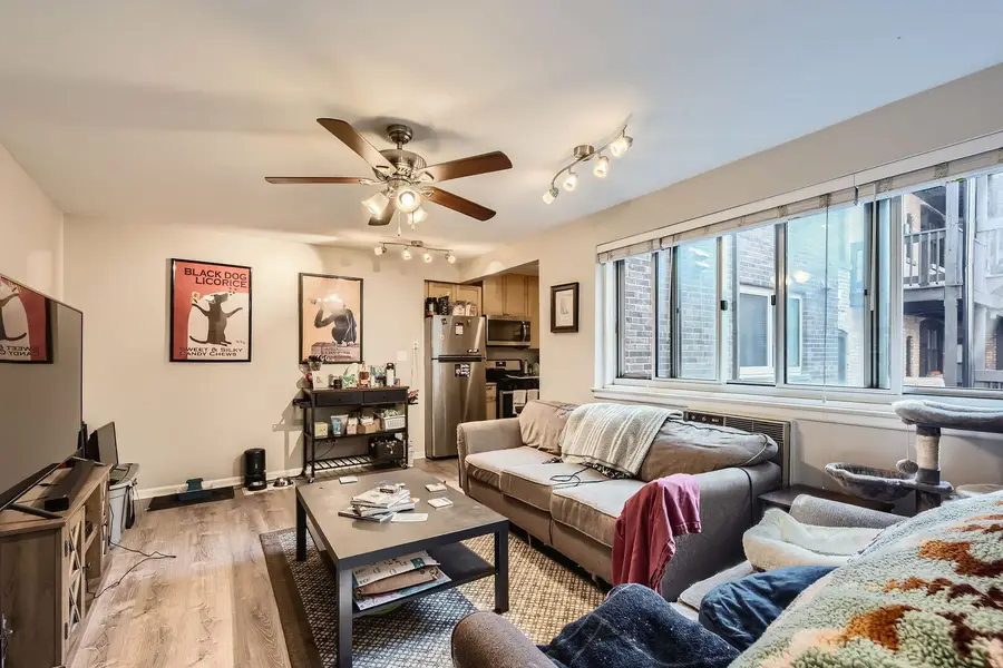 644 W Arlington Place #2J, Chicago, IL 60614 - #3