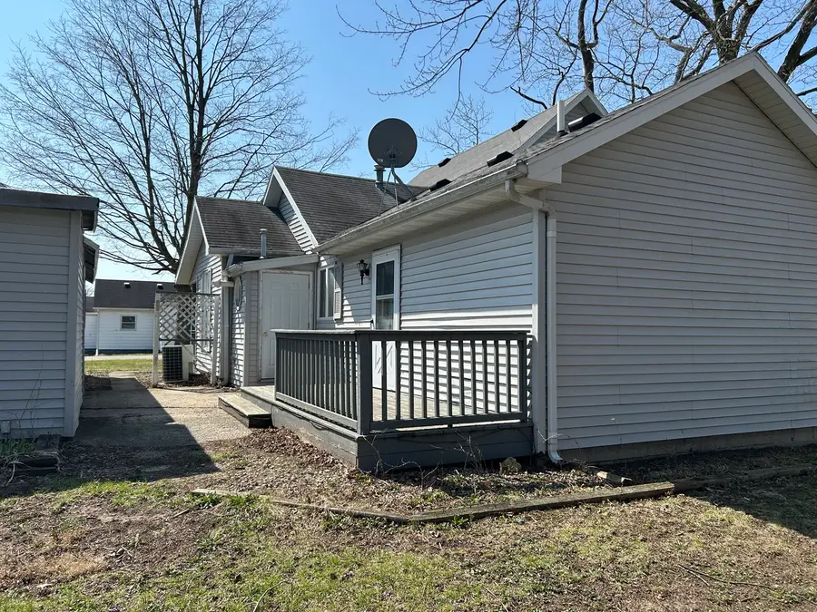 201 E North Street, Saybrook, IL 61770 - #3