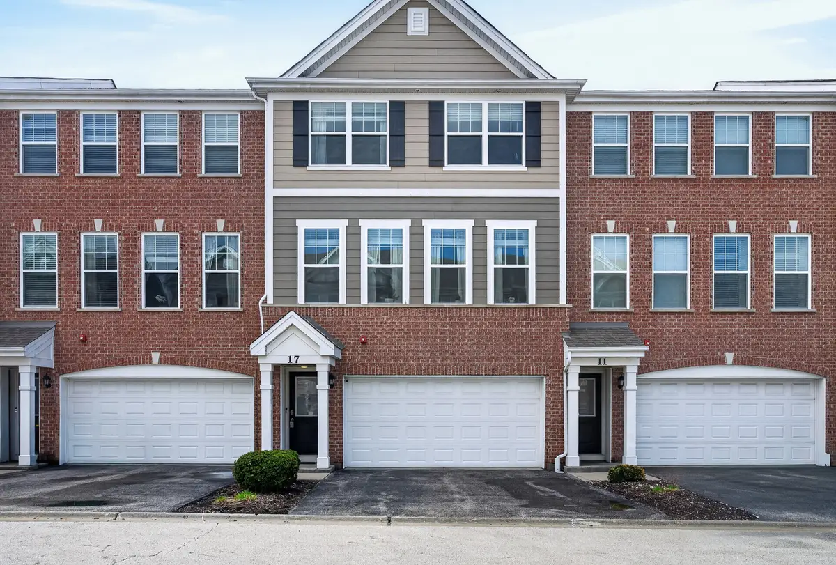 17 Grey Wolf Drive, Wheeling, IL 60090 - #1