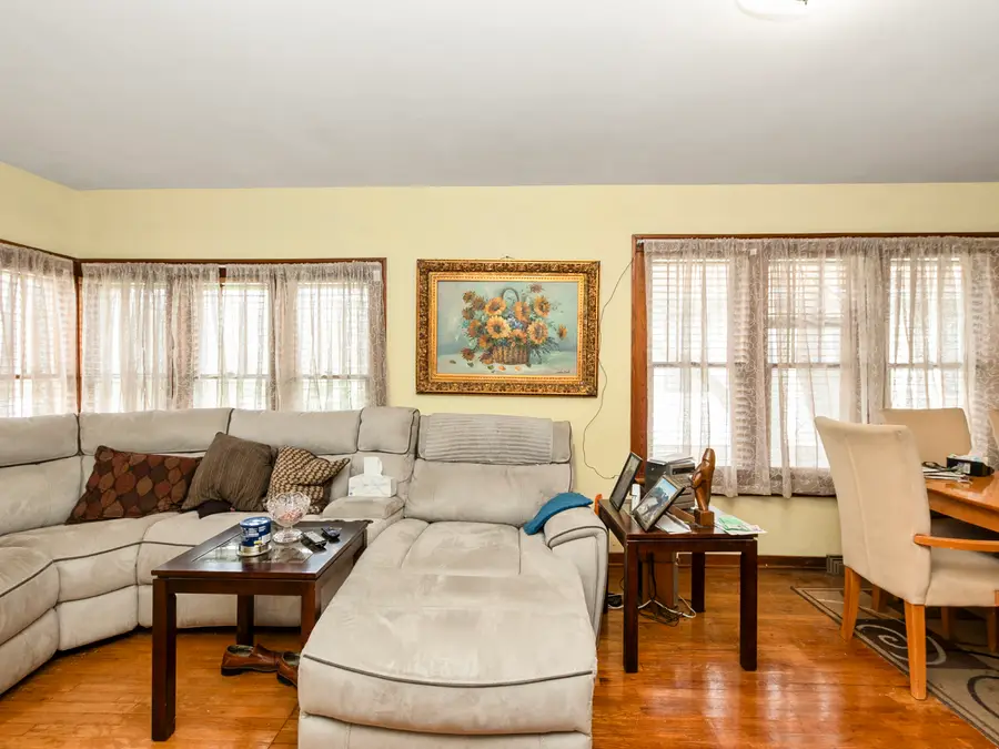 156 E 10th Street, Chicago Heights, IL 60411 - #3